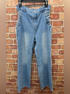 Le Lis Light Blue retro look flare-Leg Y2K faded Jean with Lace-Up Sides size L